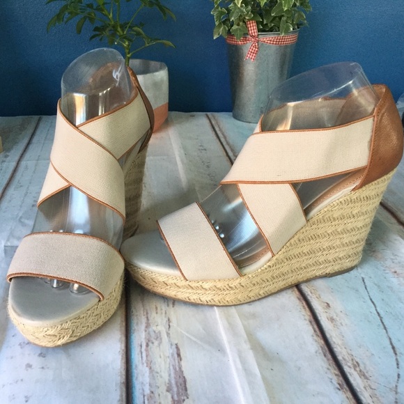 Mossimo Wedges Sandals - Picture 3 of 8